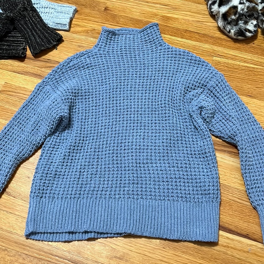 Blue American Eagle sweater